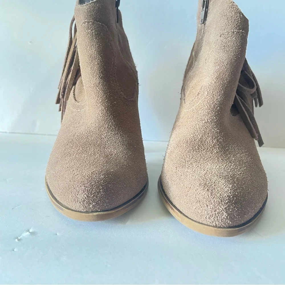 Steve Madden Tan Heeled Boots Fringe Western Poncho Style Suede Cowboy 7.5 M